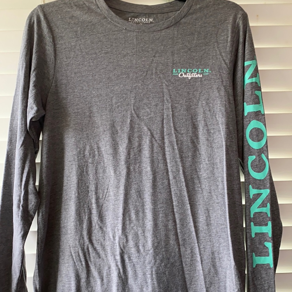 Grey Lincoln outfitters.